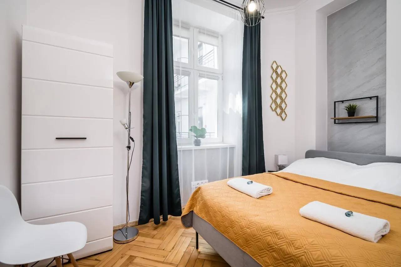 Royal City Apartments Old Town Kraków 3*,